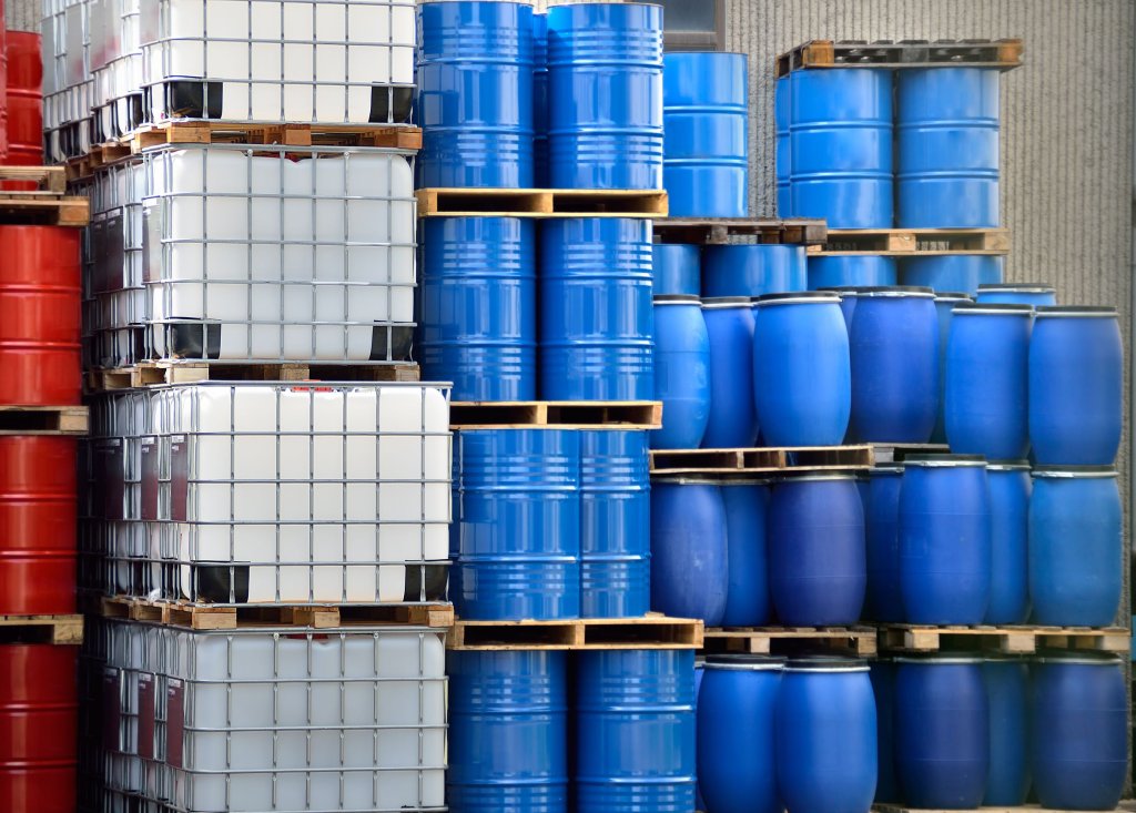 chemical storage tanks web
